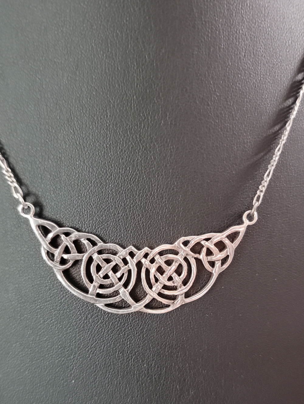 925 Sterling Silver Celtic Knot Pendant Necklace - Elegant Women’s Jewelry